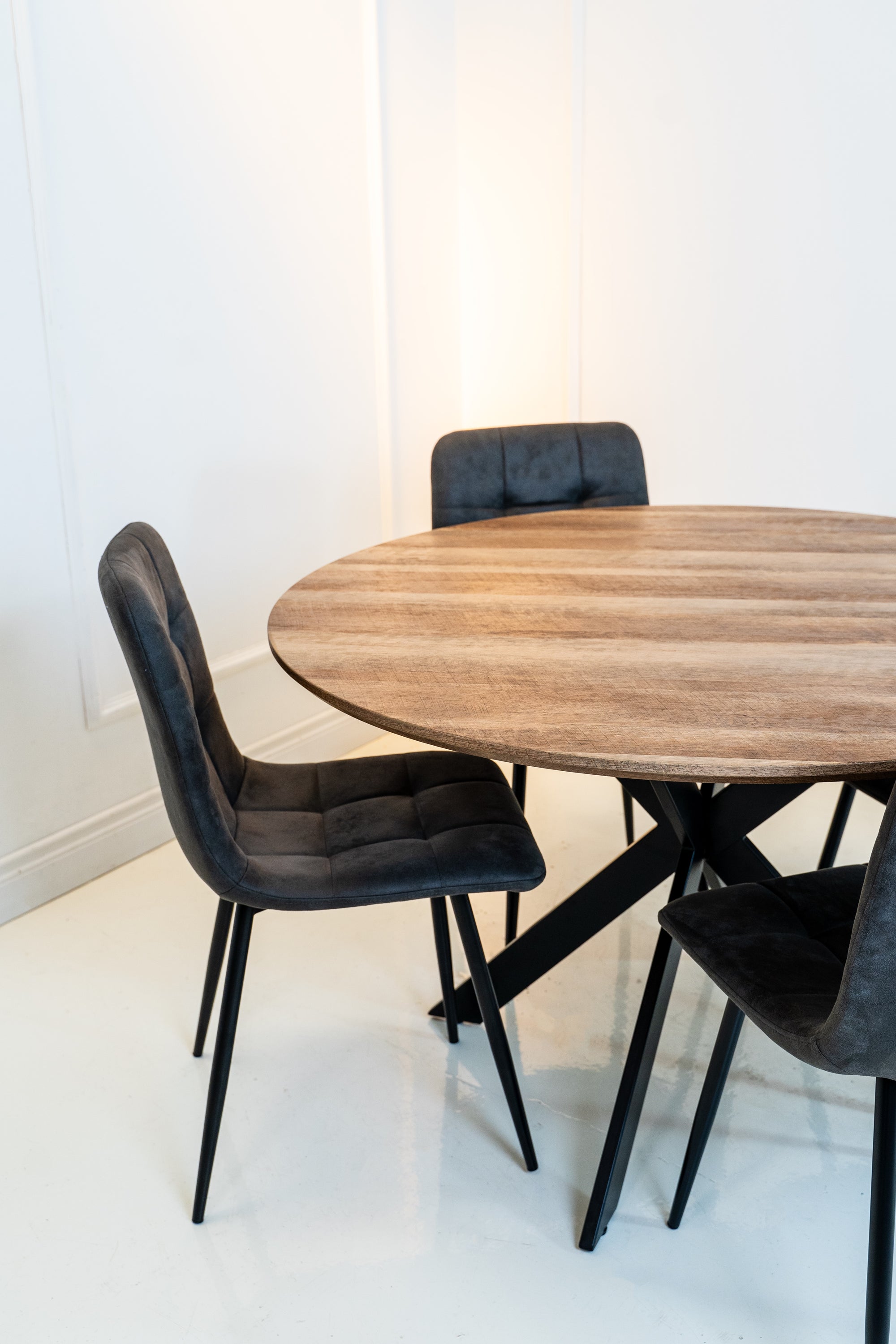 Epsom Rustic Oak 1.2m + 4 Kendal Chairs