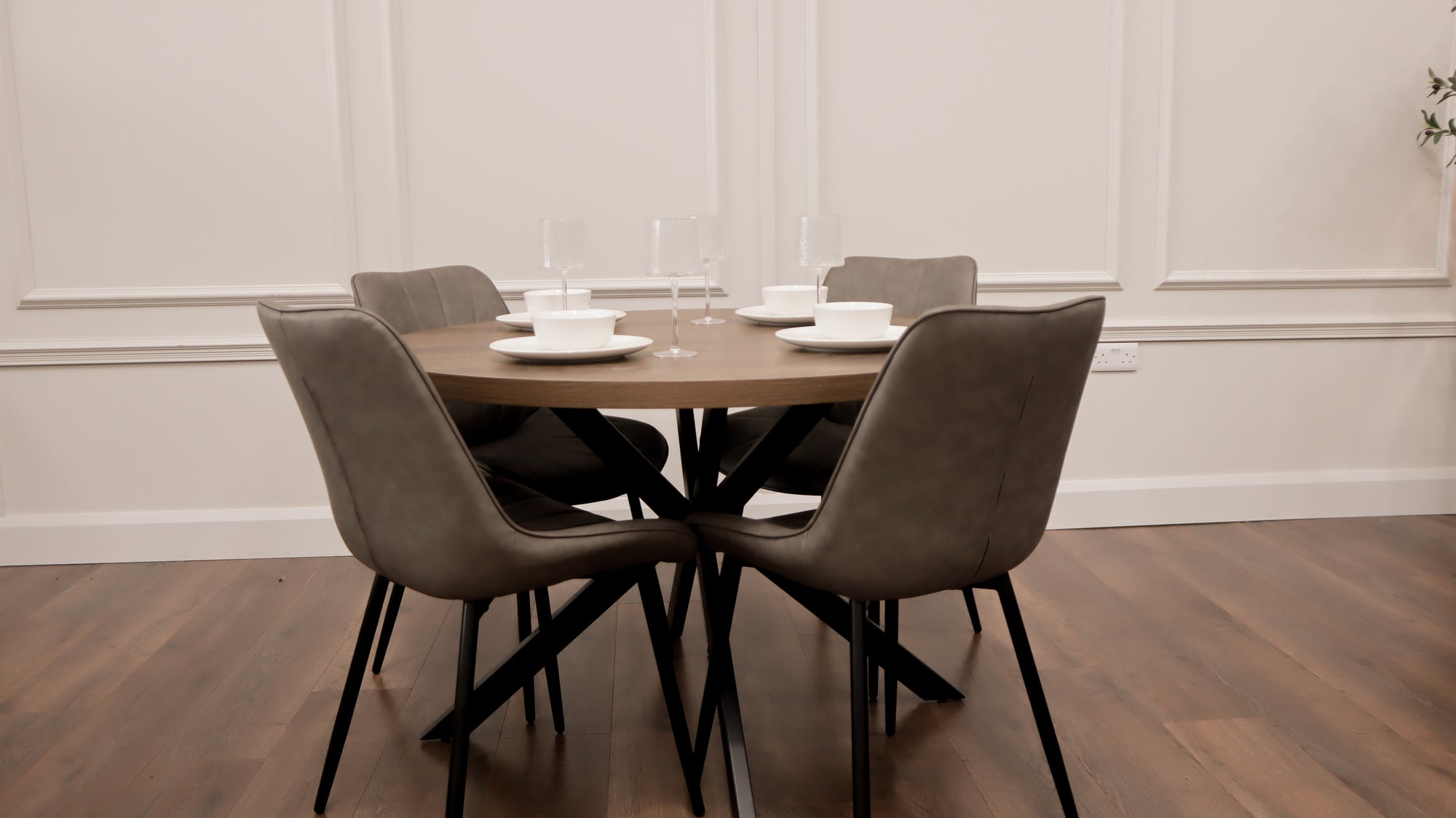 Pan Dark 1.2m + 4 Tilly Grey PU