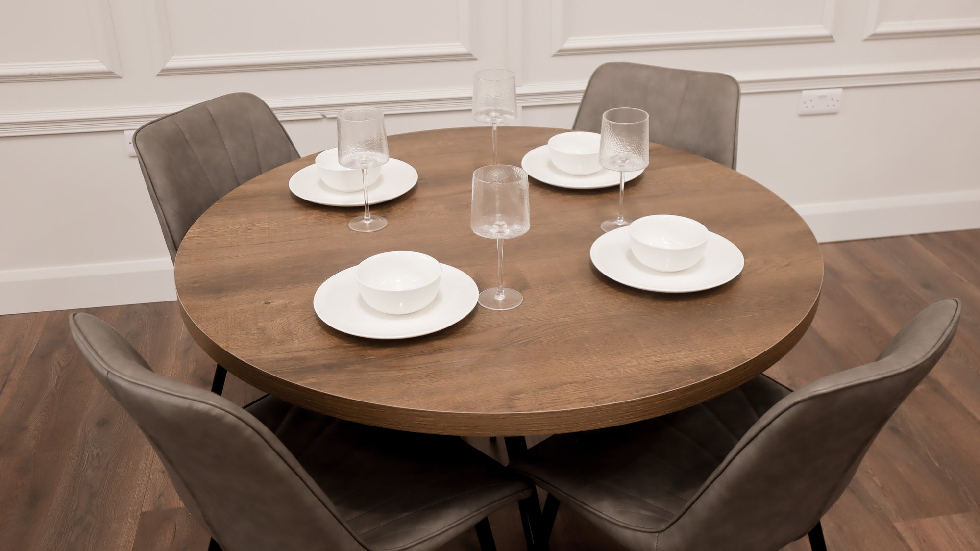 Pan Dark 1.2m + 4 Tilly Grey PU