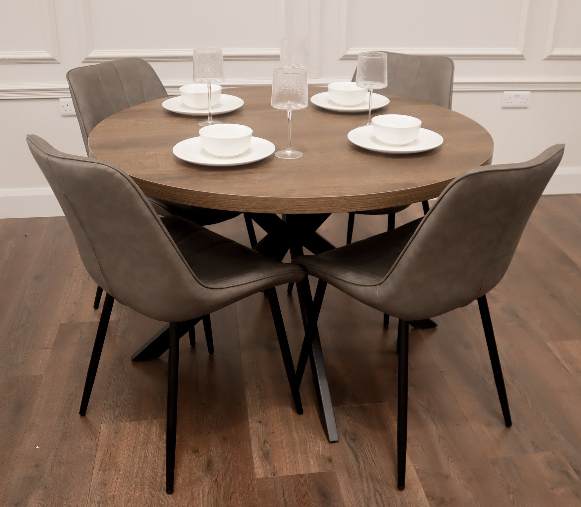 Pan Dark 1.2m + 4 Tilly Grey PU