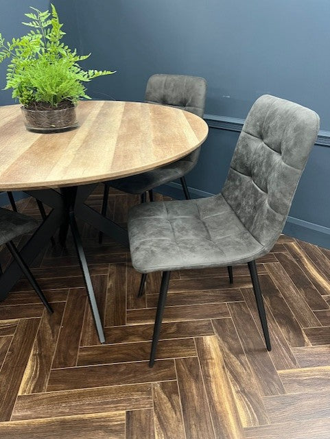 Epsom Rustic Oak 1.2m + 4 Kendal Chairs