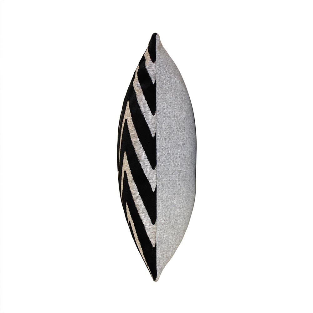 Scatter box Bowie Black 43 x 43cm