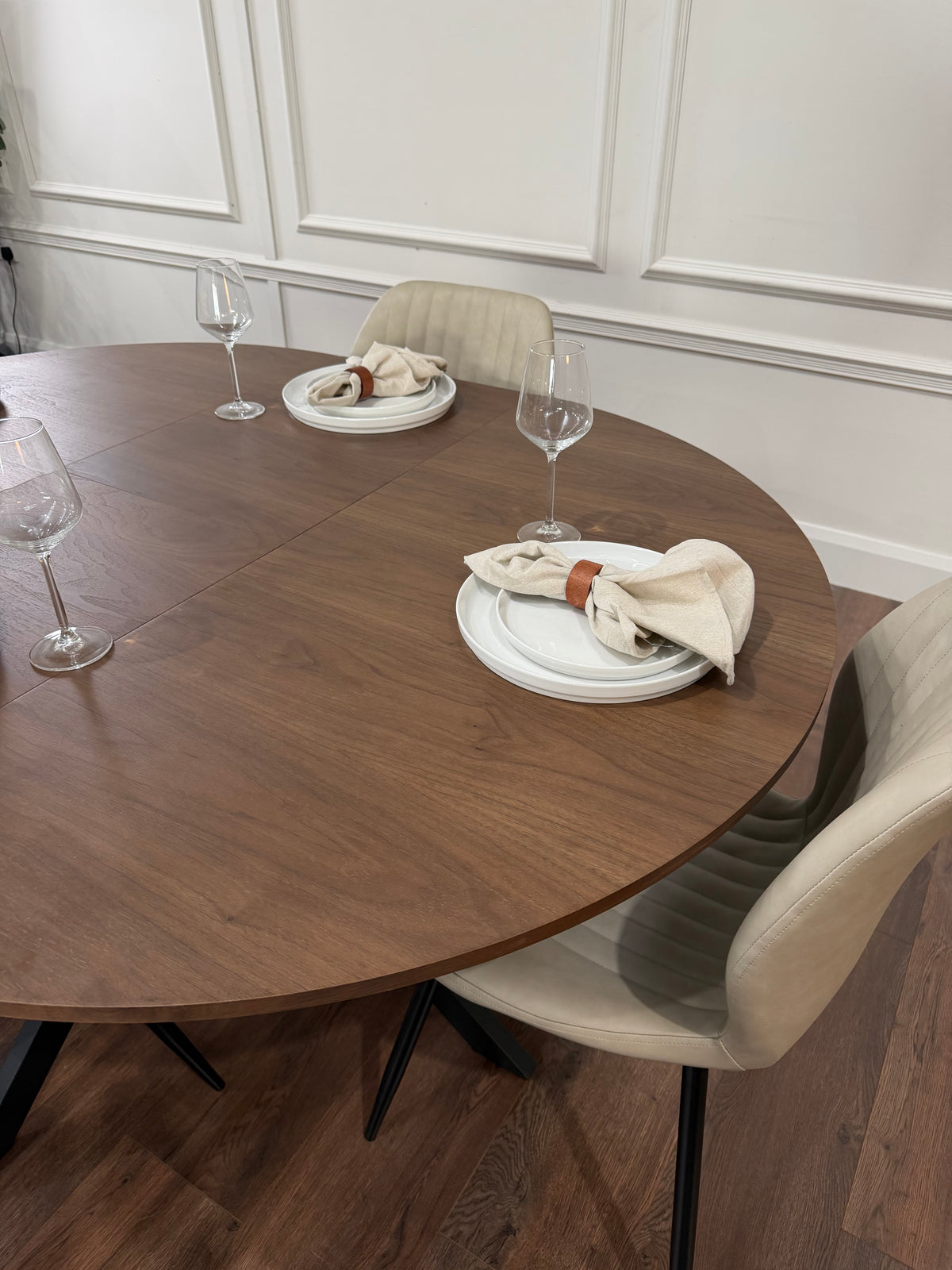 New York dark oak round extending dining table with 4 Lyra taupe PU chairs - photo 5