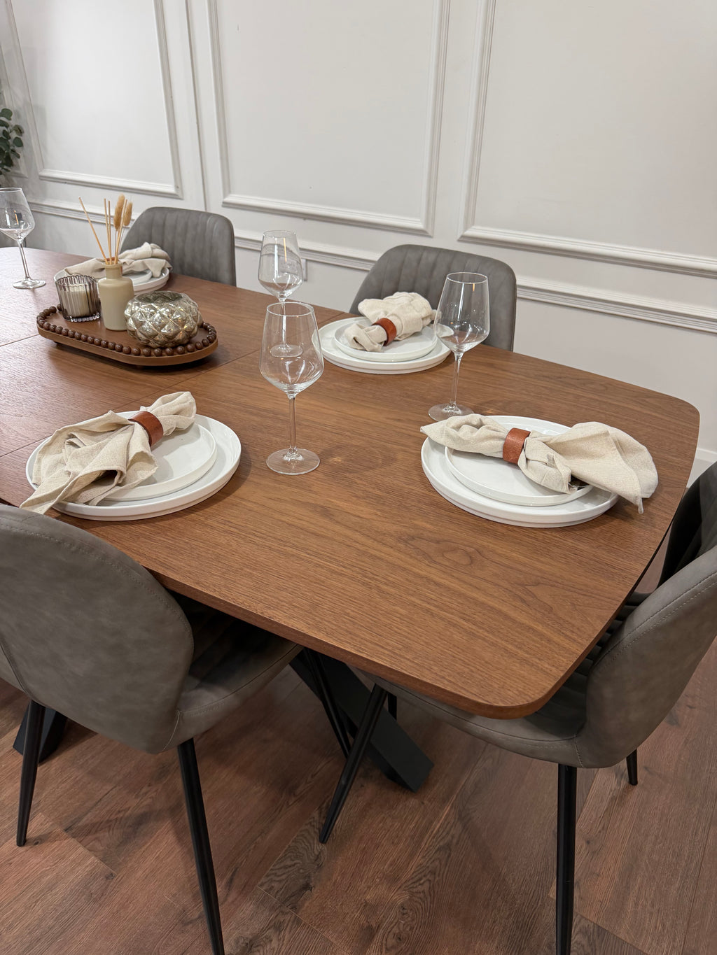 New York walnut extending dining table with 6 Lyra grey PU chairs - photo 5