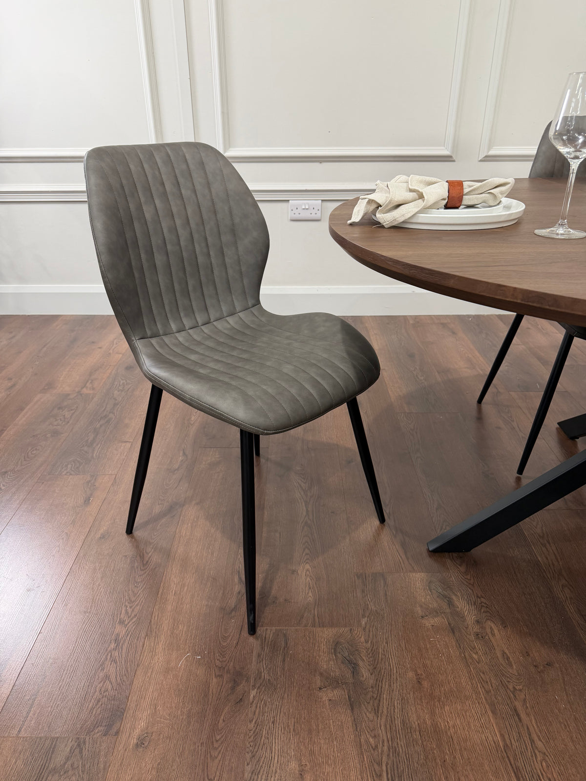 New York dark oak round extending dining table with 4 Lyra grey PU chairs - photo 5