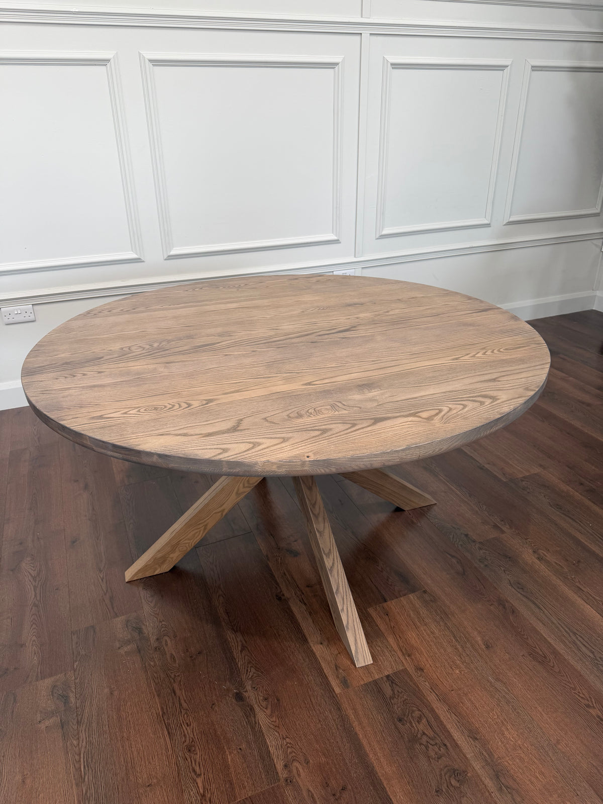Ashley 1.5m Round Table