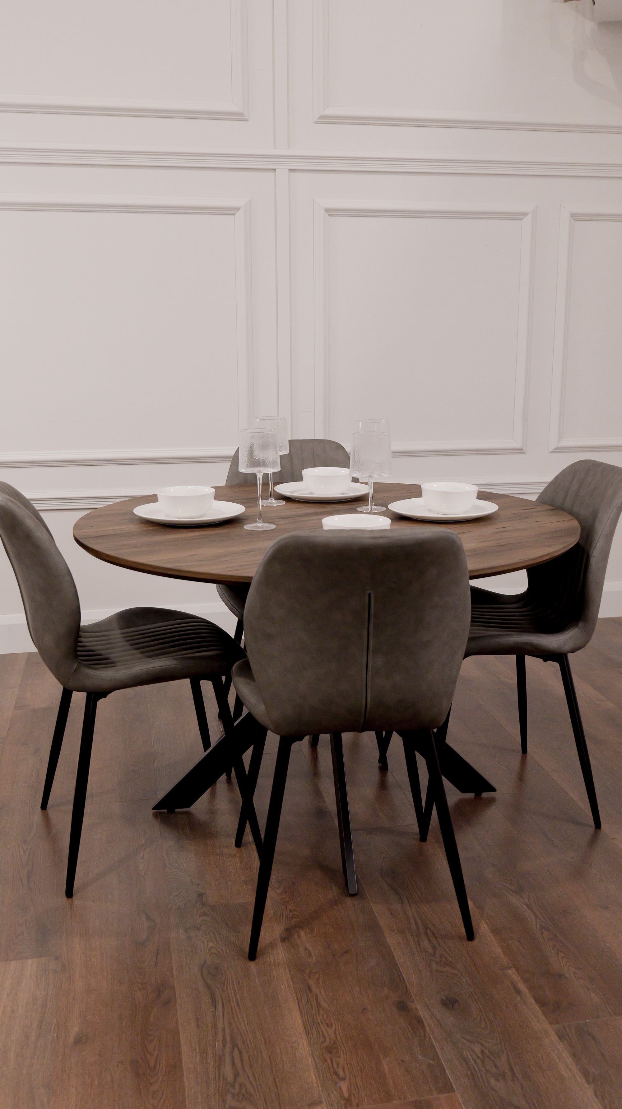 Epsom Dark Oak 1.2m + 4 Lyra Grey PU