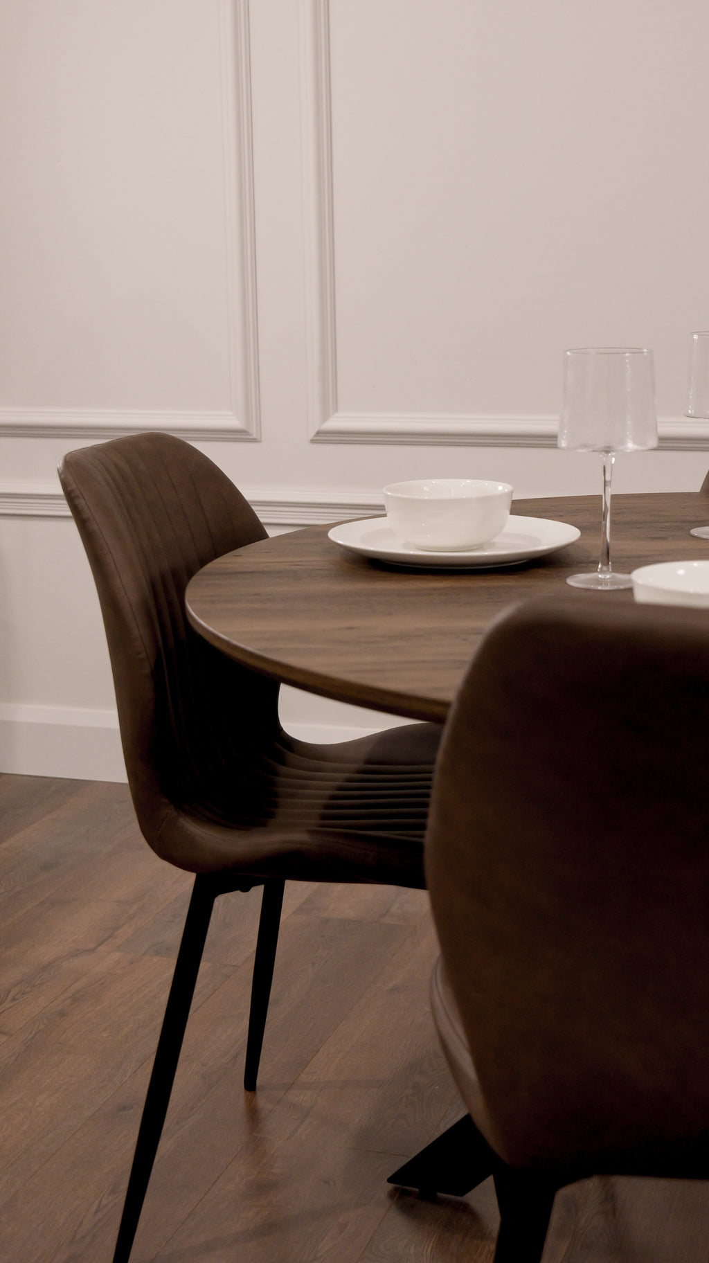 Epsom Dark Oak 1.2m + 4 Lyra Brown PU