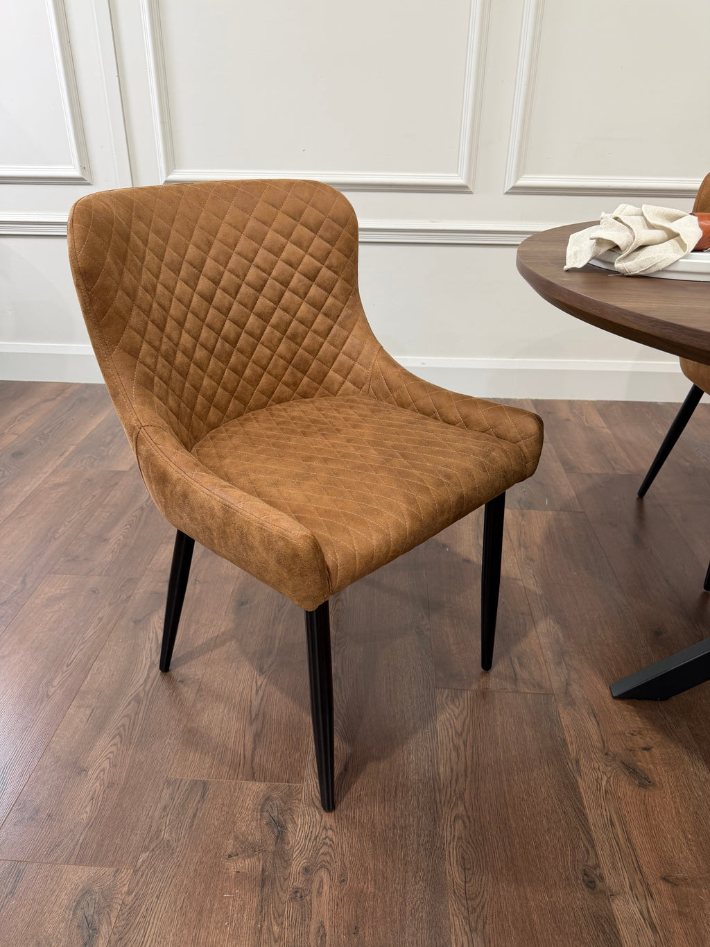 New York dark oak round extending dining table with 4 Diamond tan suede chairs - photo 5