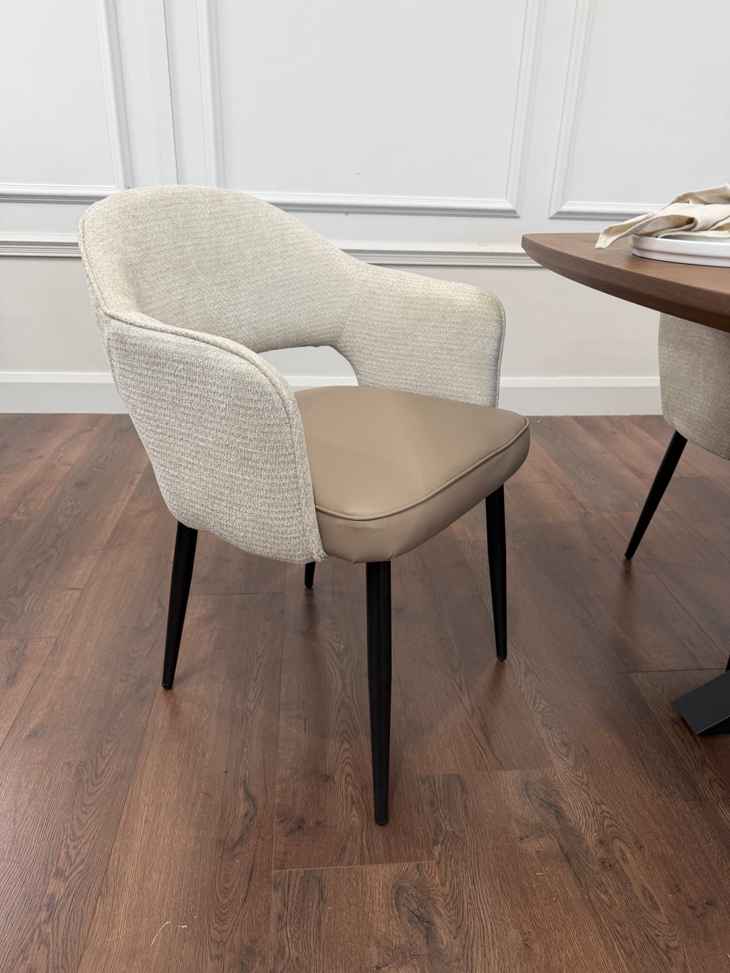 New York walnut extending dining table with 6 Maisie champagne beige and taupe chairs - photo 3