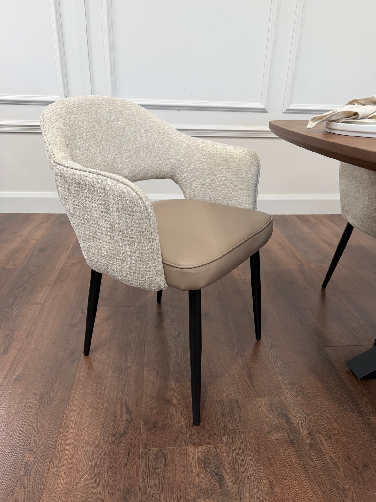 New York walnut extending dining table with 6 Maisie champagne beige and taupe chairs - photo 3