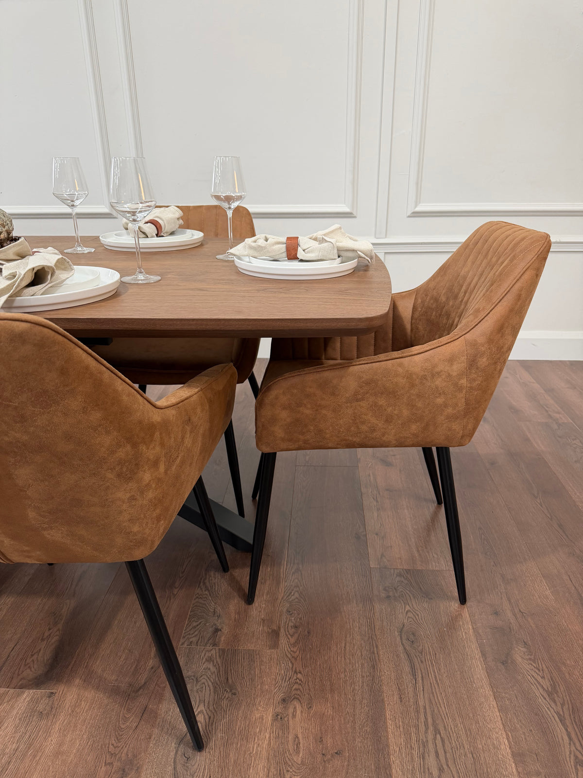 New York walnut extending dining table with 6 EZ tan suede chairs - photo 5