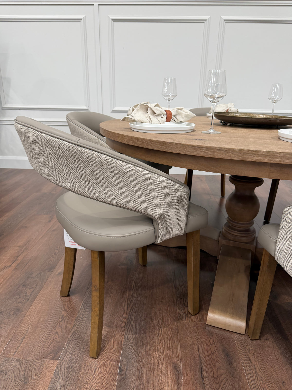 Westbury 1.55m round oak dining table with 6 Willow dark taupe chairs - photo 4