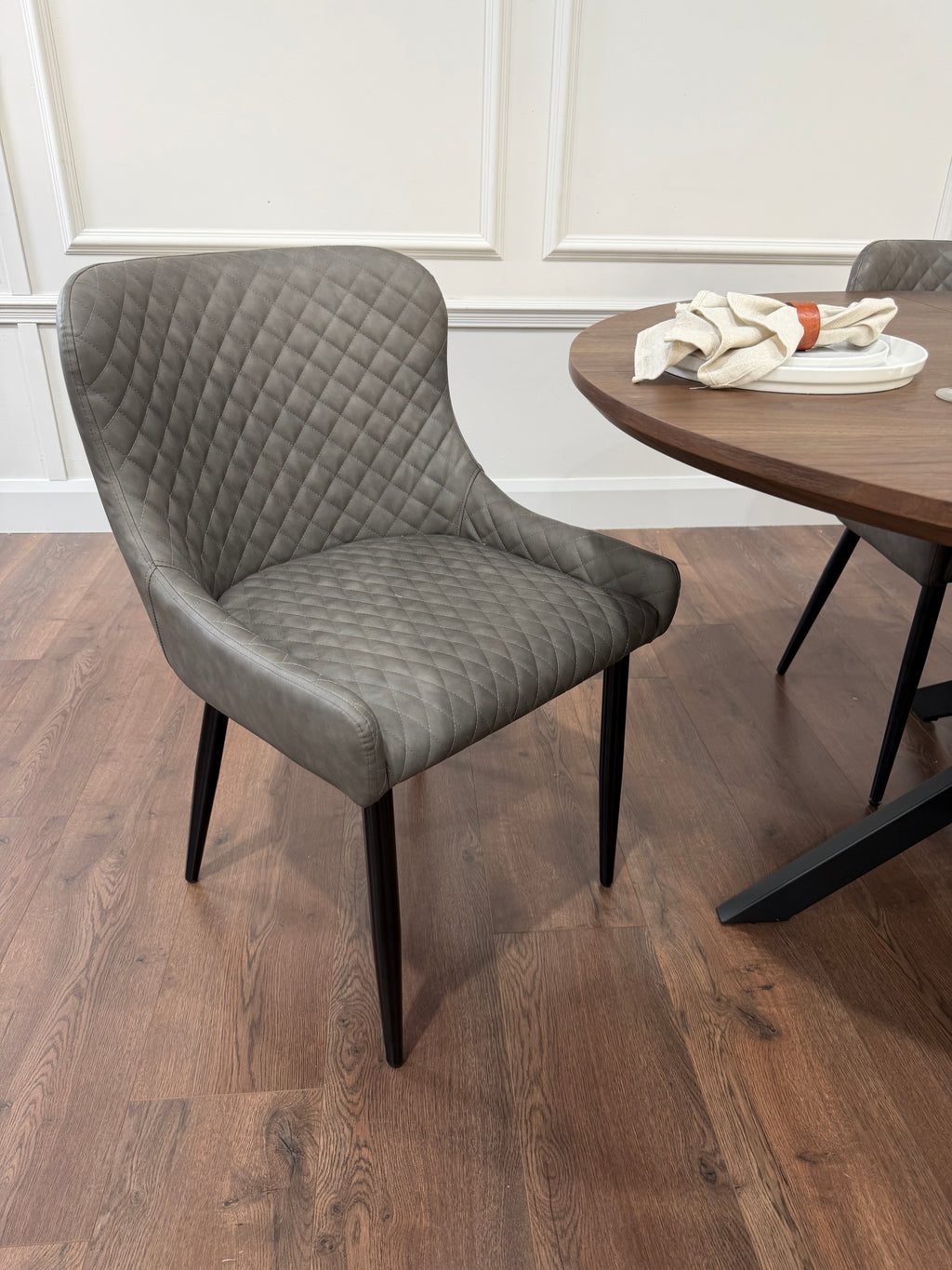 New York dark oak round extending dining table with 4 Diamond grey PU chairs - photo 4