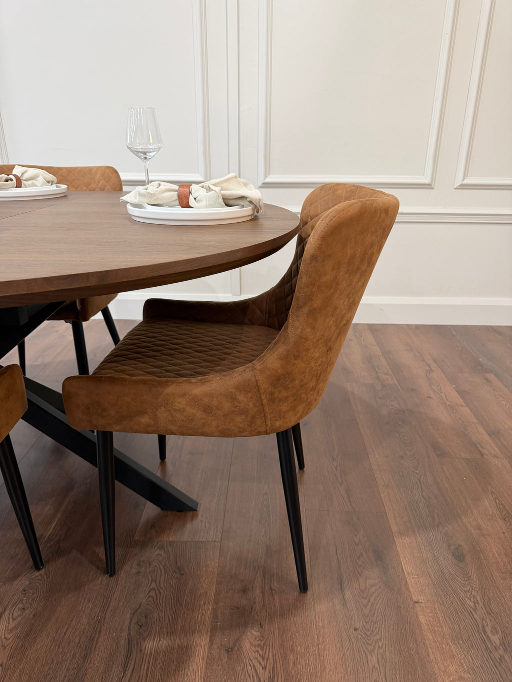 New York dark oak round extending dining table with 4 Diamond tan suede chairs - photo 6