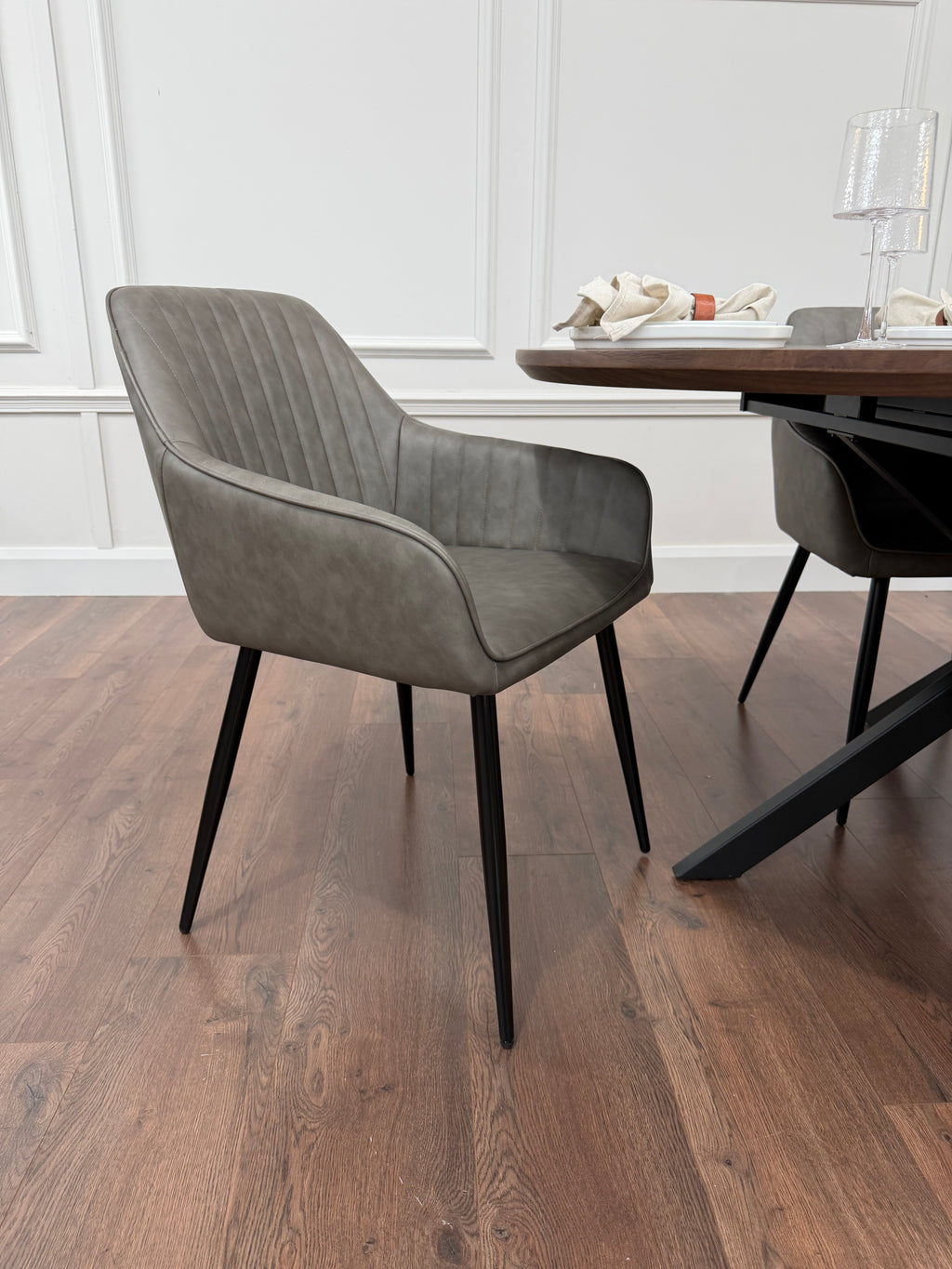 New York dark oak round extending dining table with 4 EZ grey PU chairs - photo 5