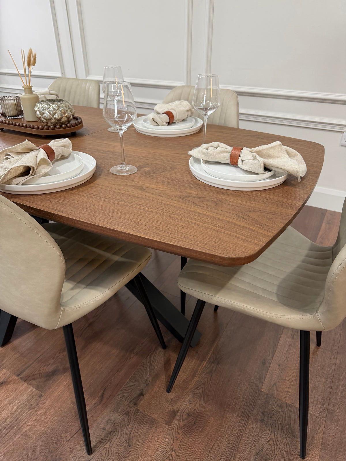 New York walnut extending dining table with 6 Lyra taupe PU chairs - photo 3