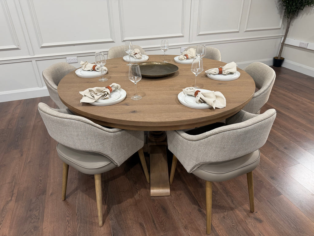 Westbury 1.55m round oak dining table with 6 Pisa taupe chairs - photo 2
