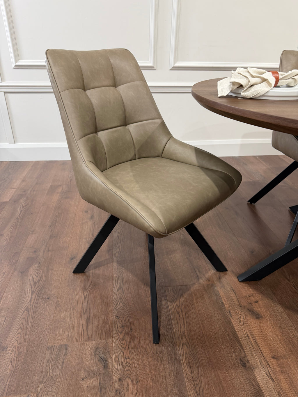 New York dark oak round extending dining table with 4 Pedro dark taupe PU chairs - photo 6