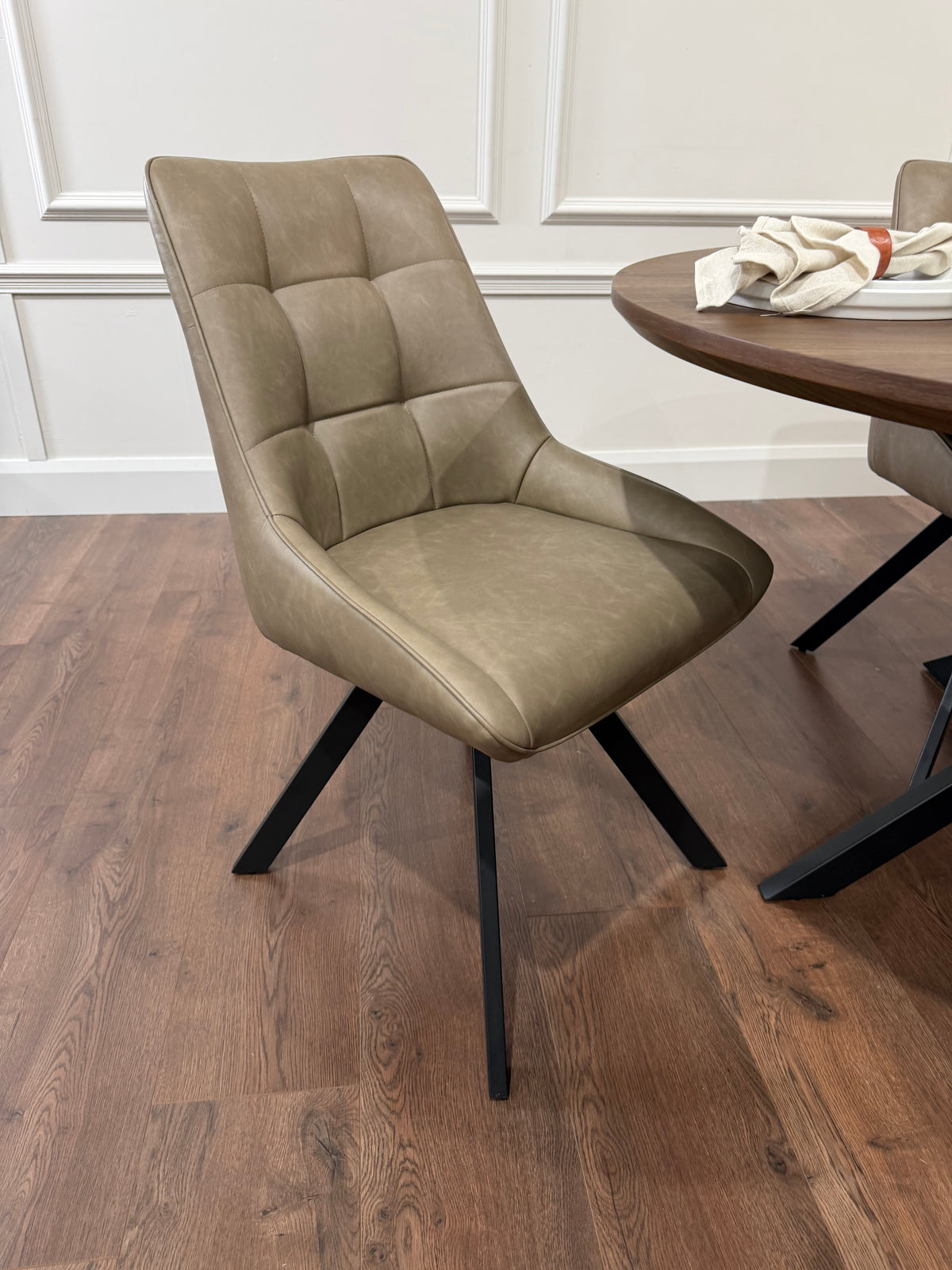 New York dark oak round extending dining table with 4 Pedro dark taupe PU chairs - photo 6
