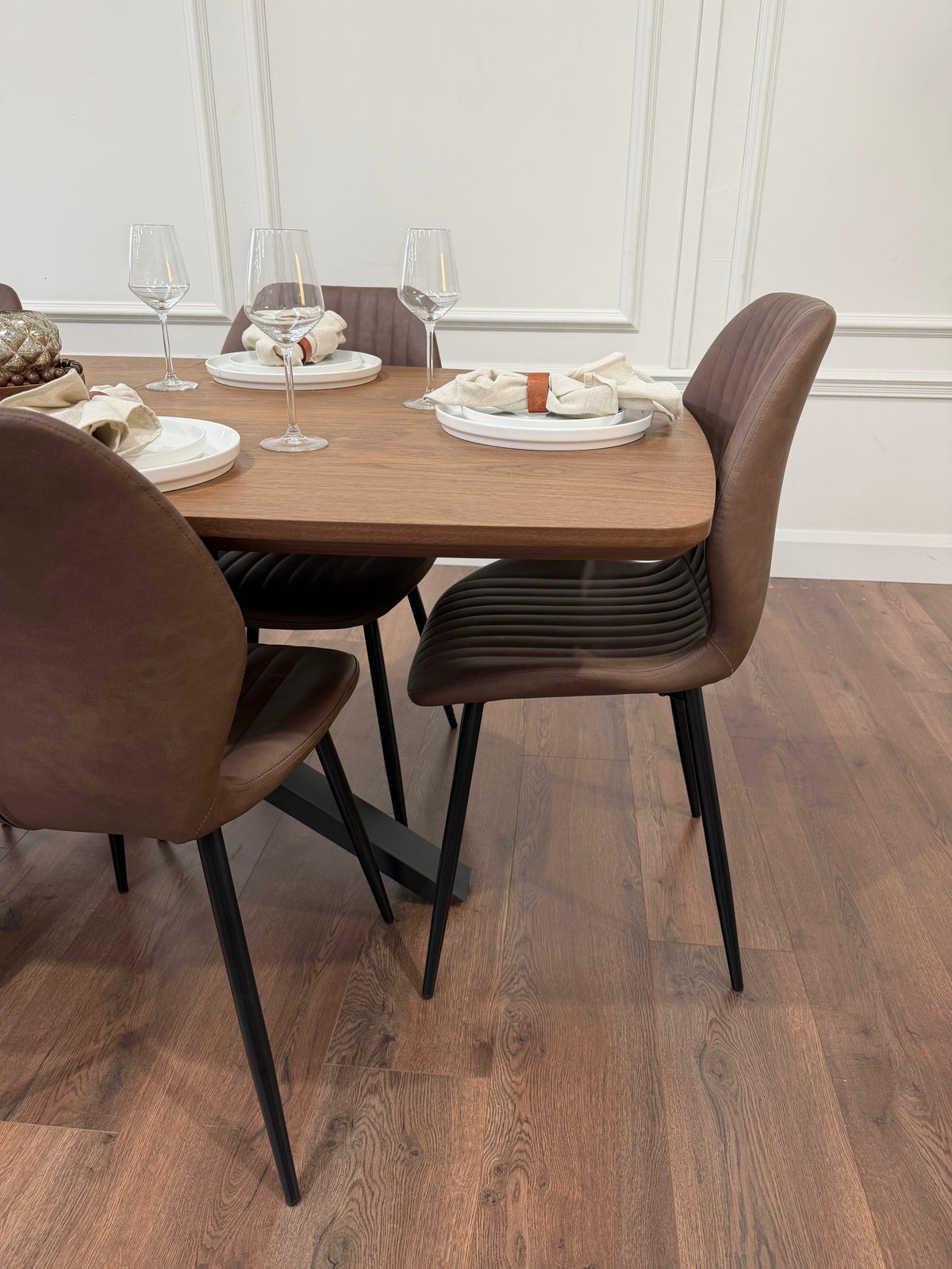 New York walnut extending dining table with 6 Lyra brown PU chairs - photo 4