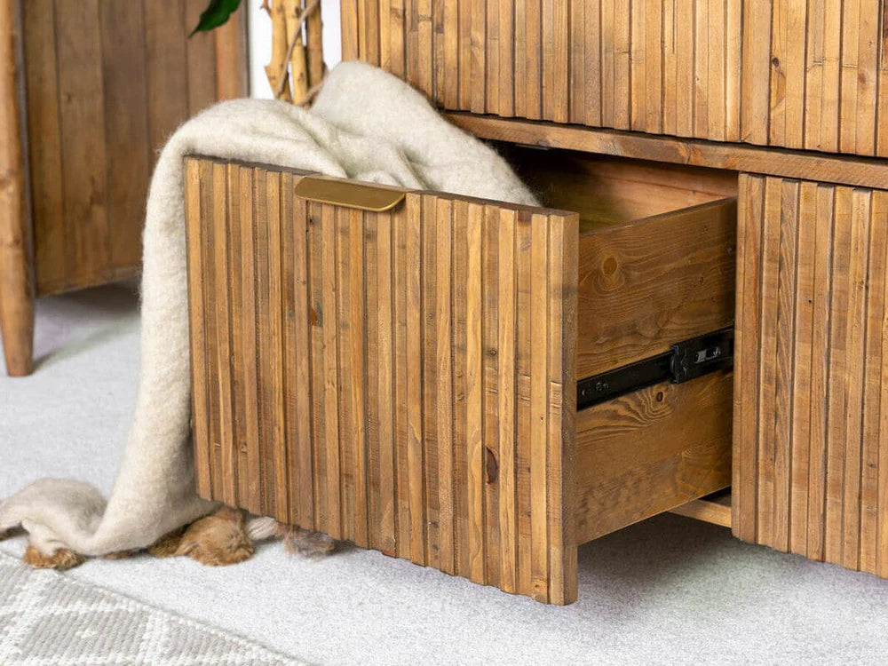 Kairo 5 drawer Chest - Cashew Oak