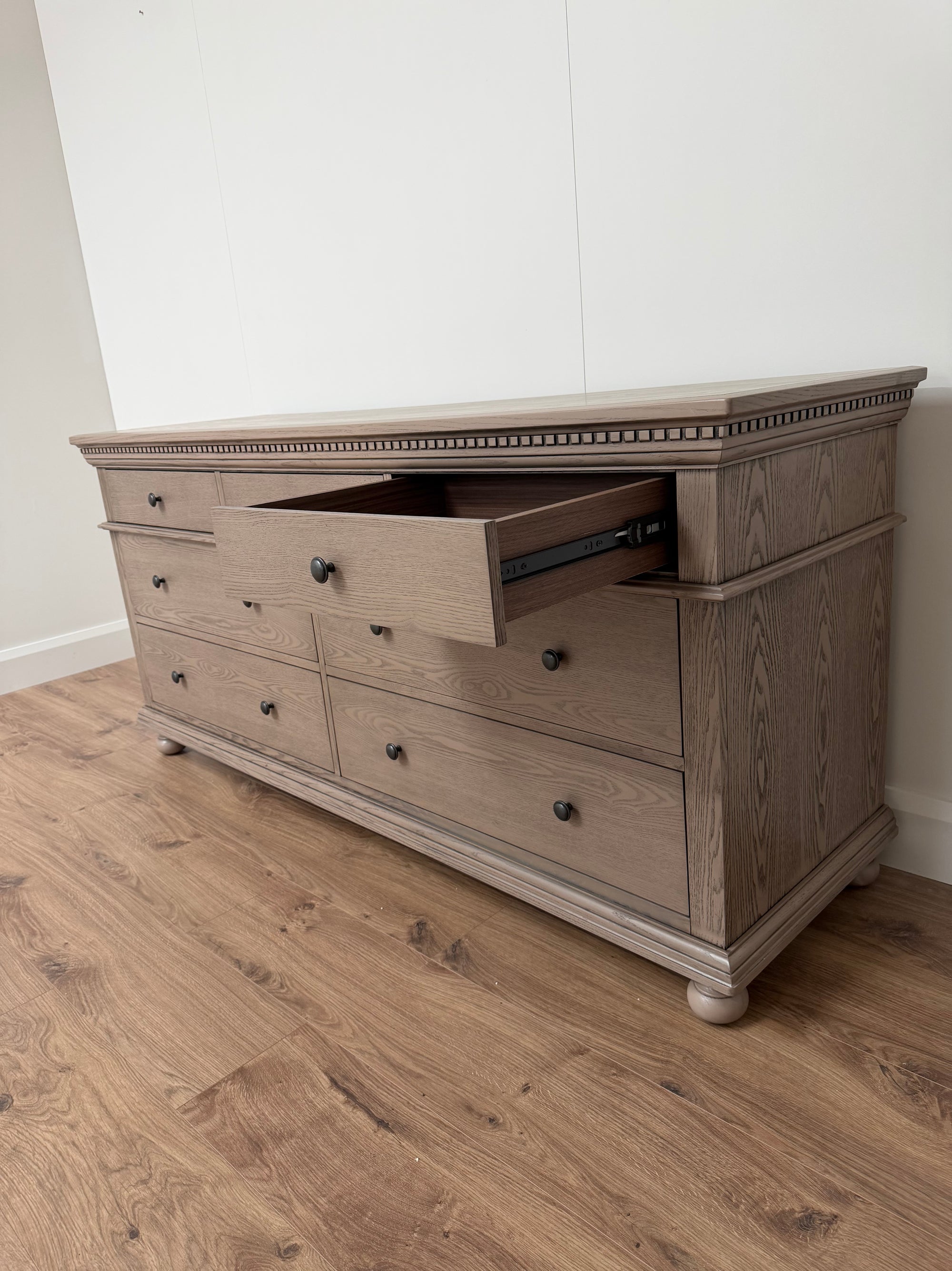 Knightsbridge Wide Chest - Ash Grey