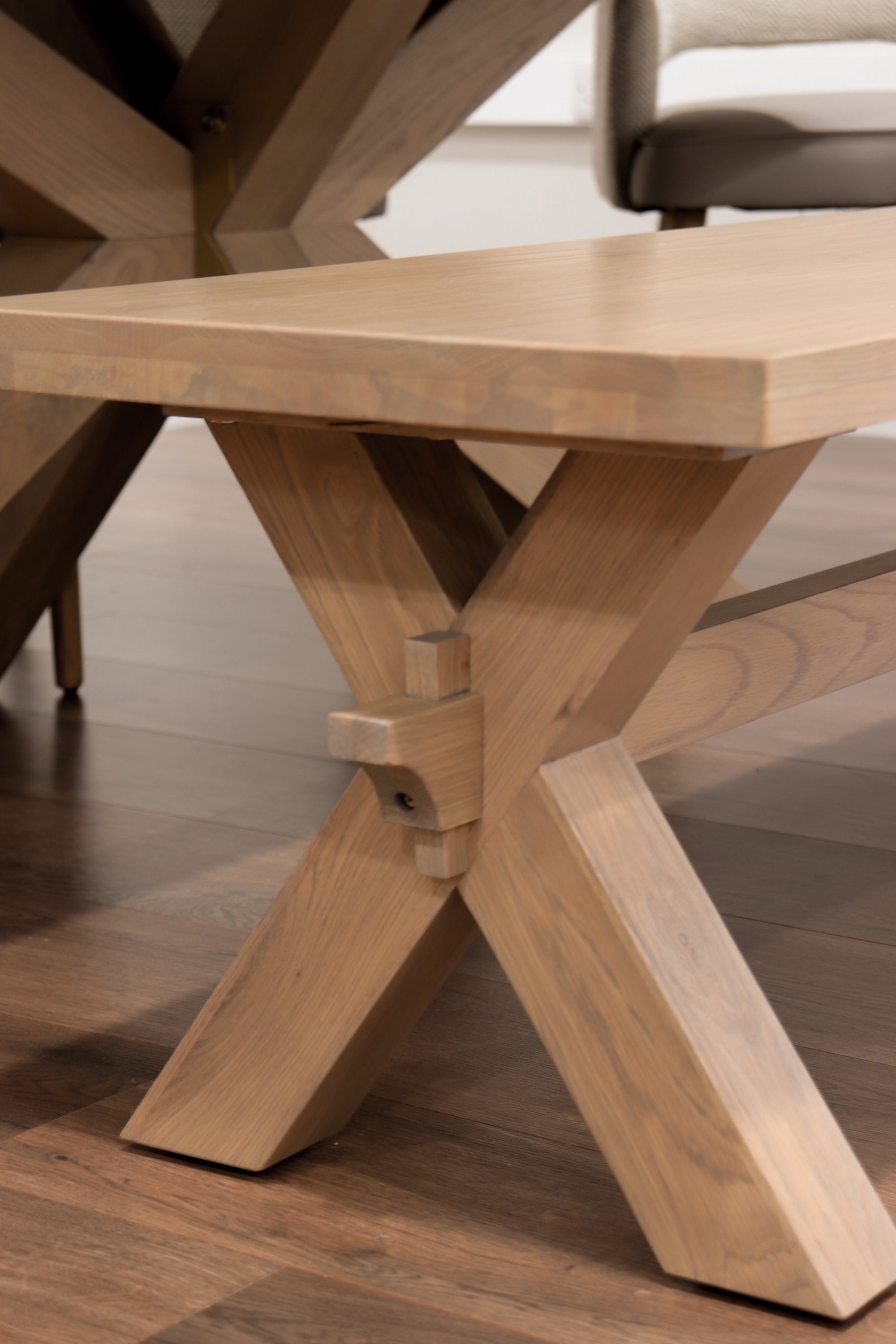 Parnell 2m Starburst + Bench + 4 pisa chairs