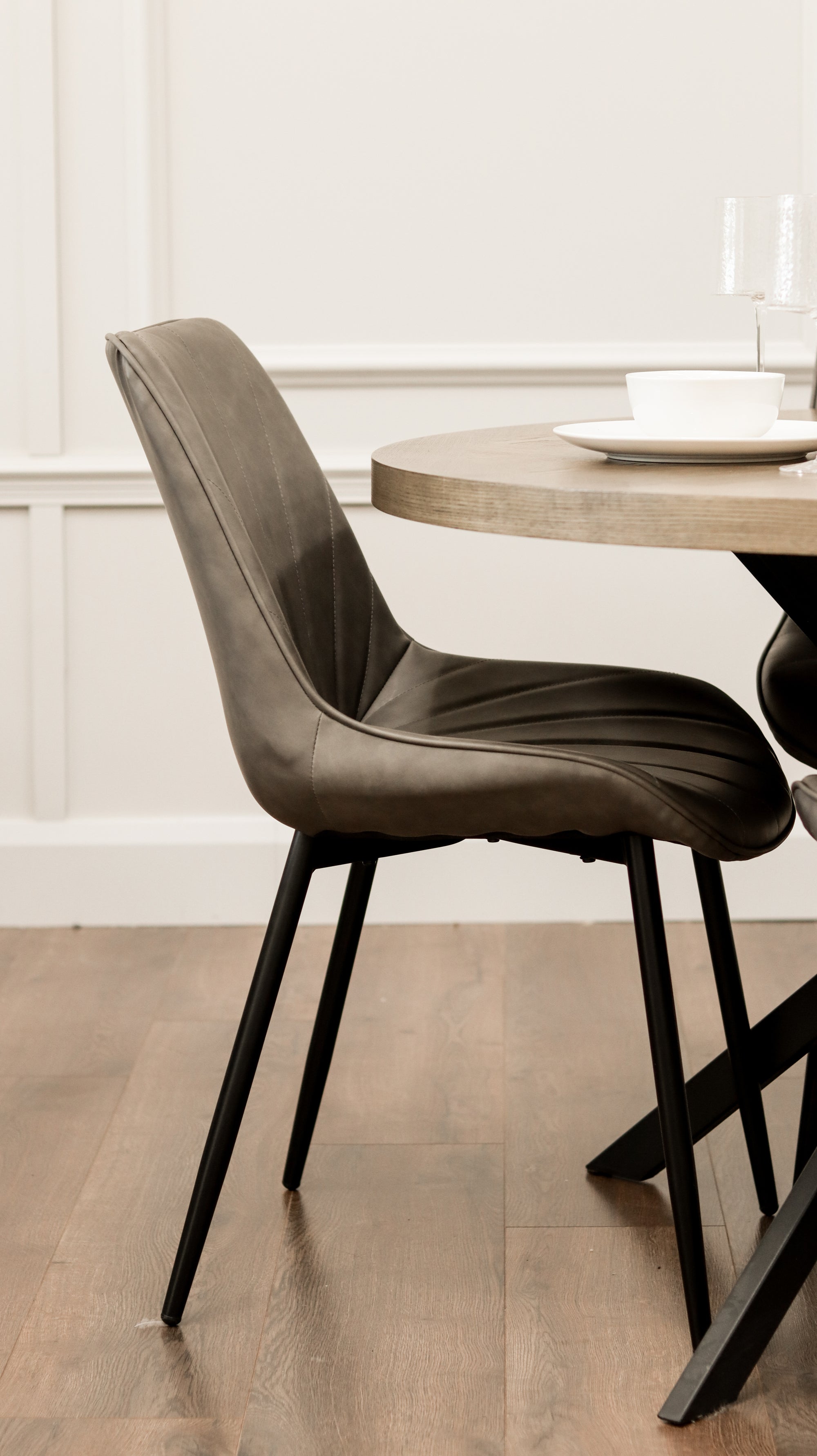 Carson 1.2m + 4 Tilly Grey PU Chairs