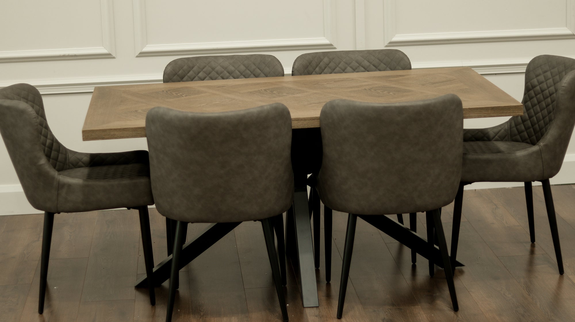 Hugo 1.6m Medium Oak Veneer+ 6 Diamond Grey PU Chairs