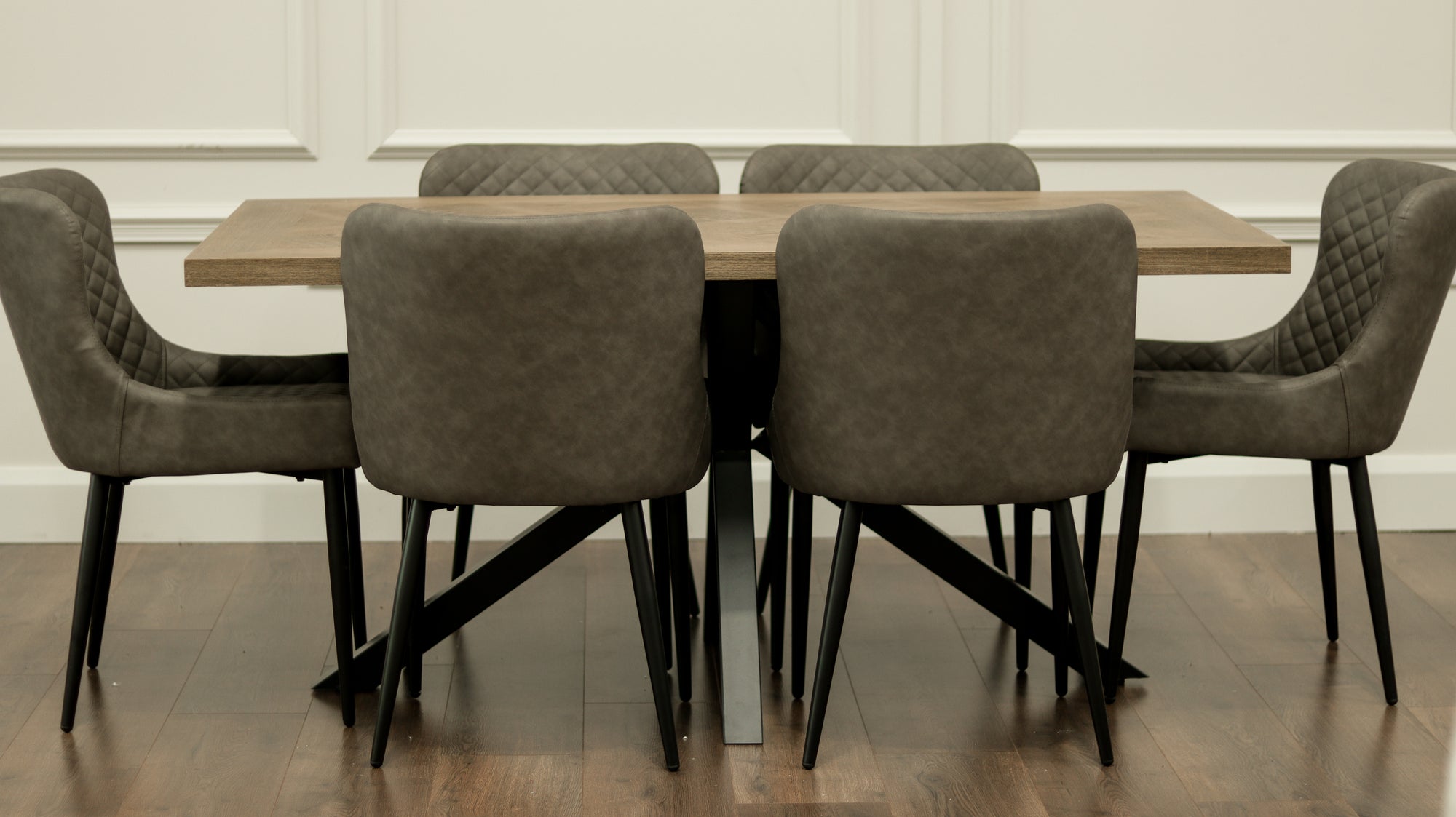 Hugo 1.6m Medium Oak Veneer+ 6 Diamond Grey PU Chairs