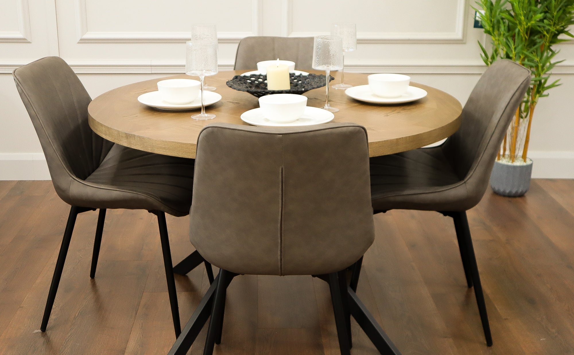 Carson 1.2m + 4 Tilly Grey PU Chairs