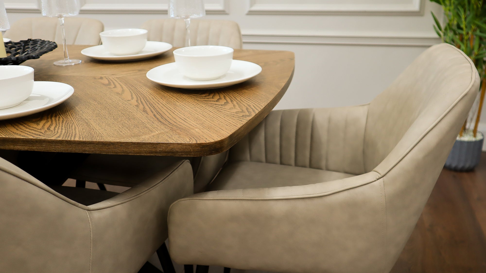 Hampton 1.6m + 6 EZ Taupe PU Chairs