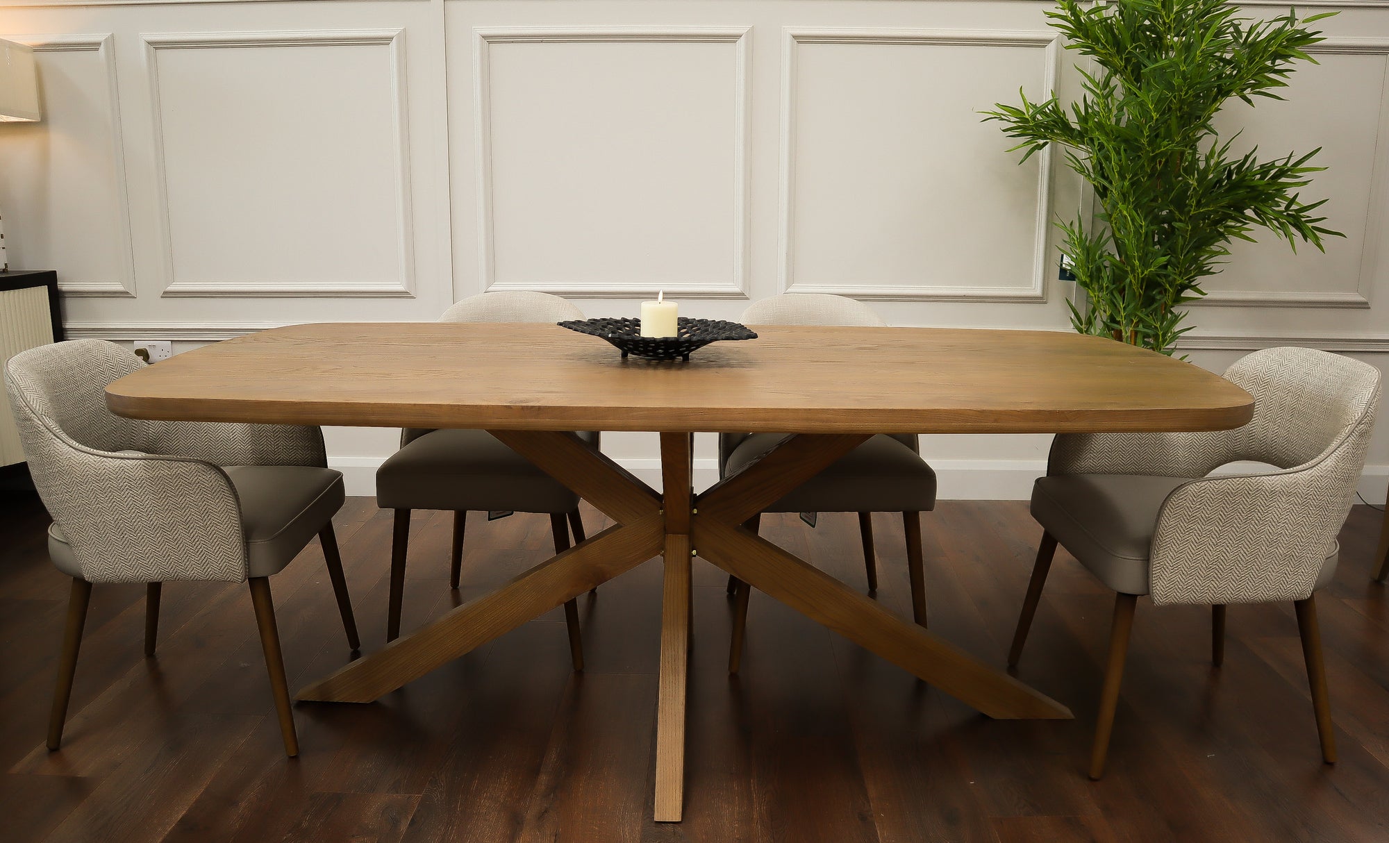 Ashley 1.8m Table