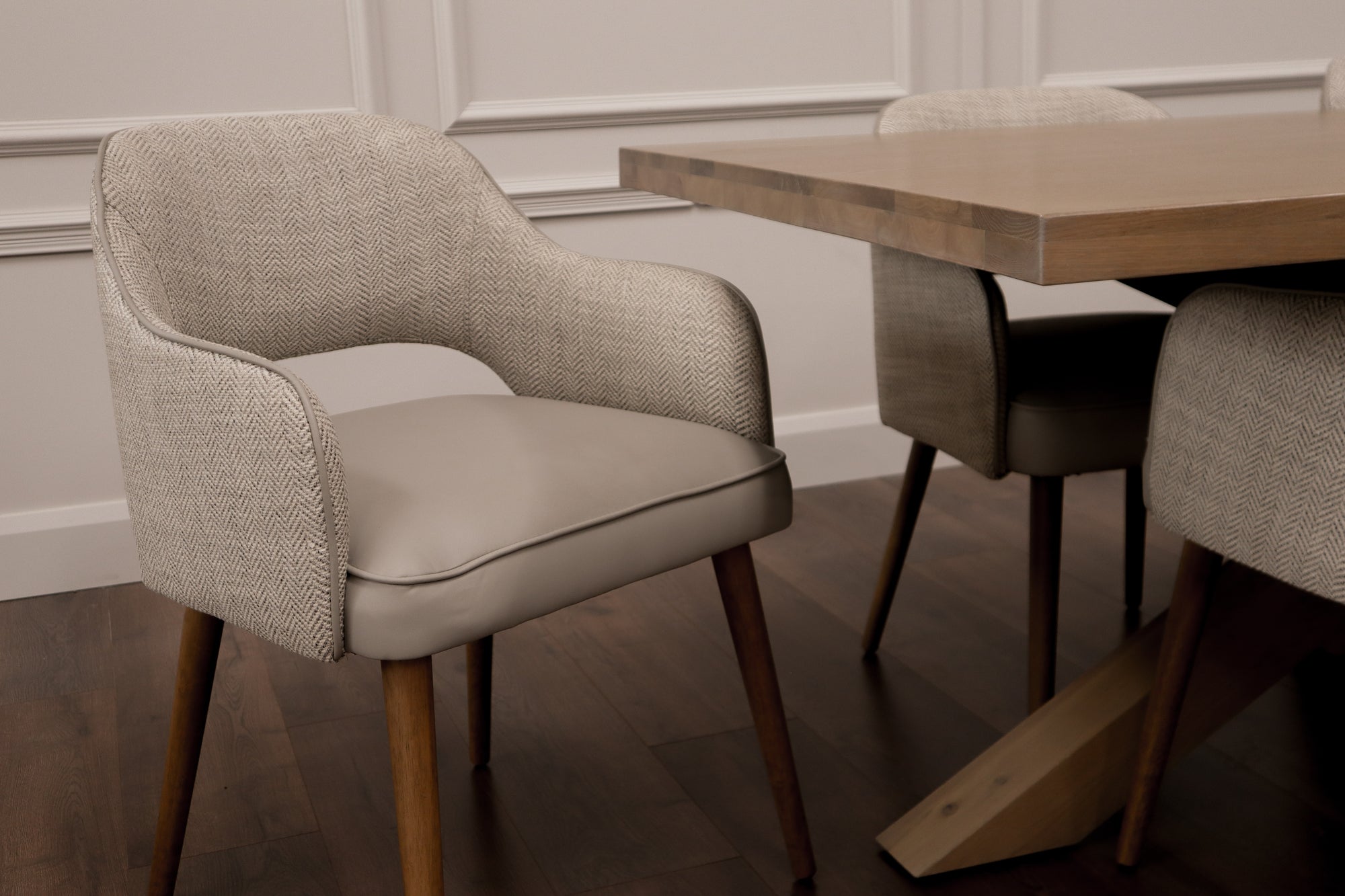 Parnell 2m Starburst + 6 Pisa Chairs