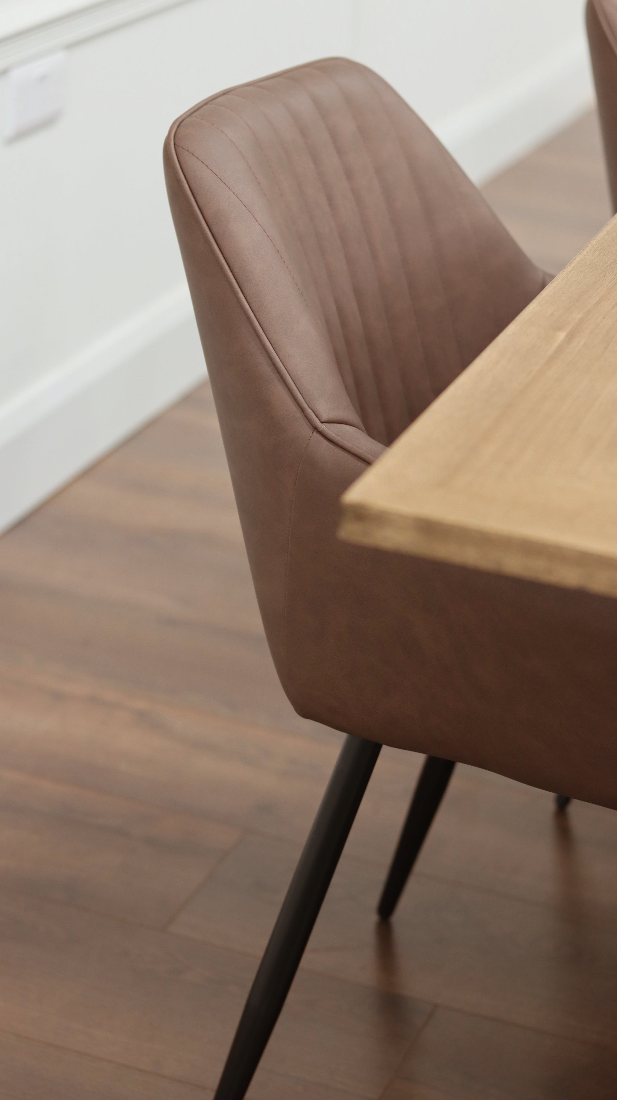 Peyton 1.6m/2m + 6 EZ Brown PU Chairs