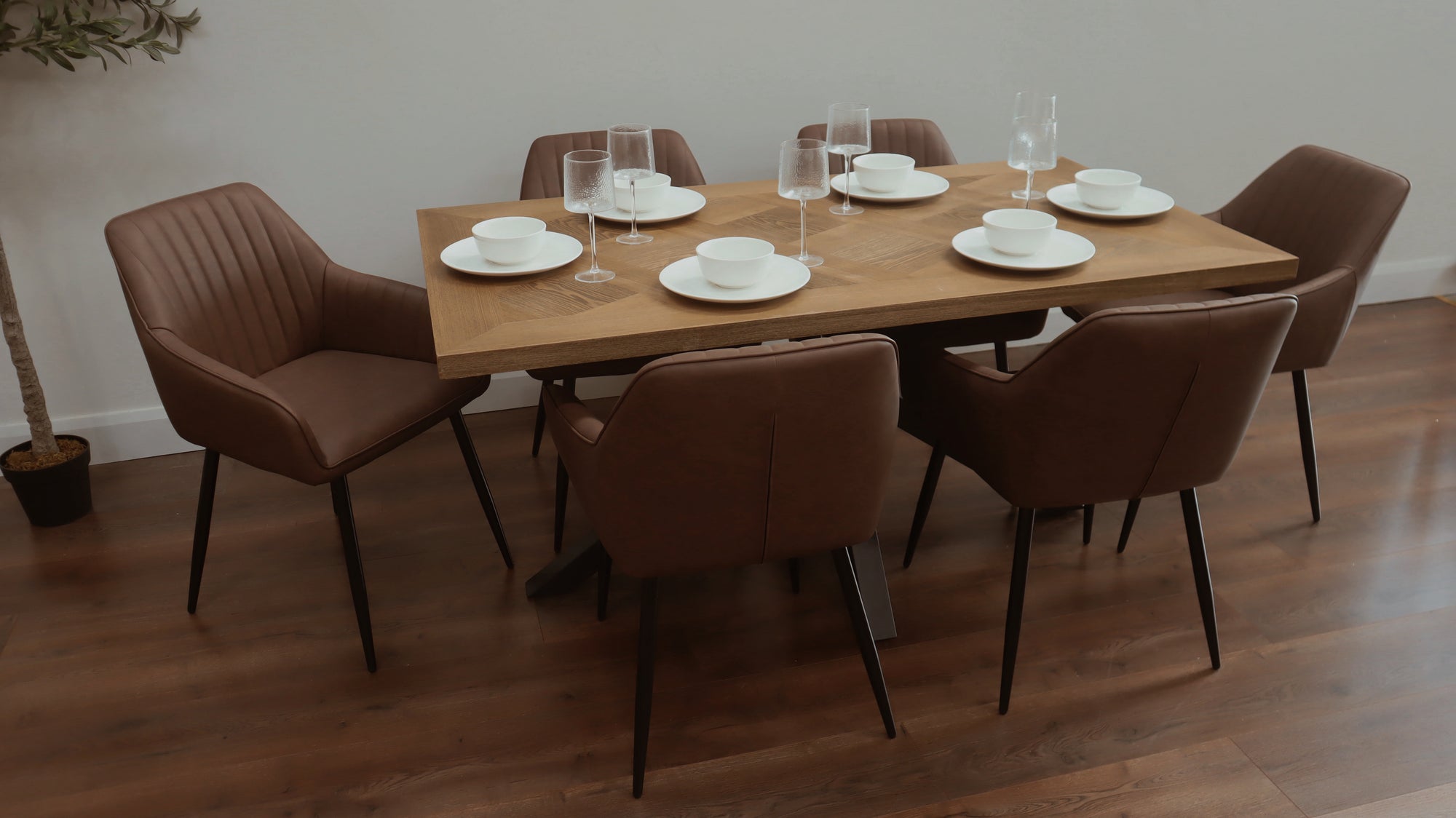 Hugo 1.6m Medium Oak Veneer+ 6 EZ Brown PU Chairs