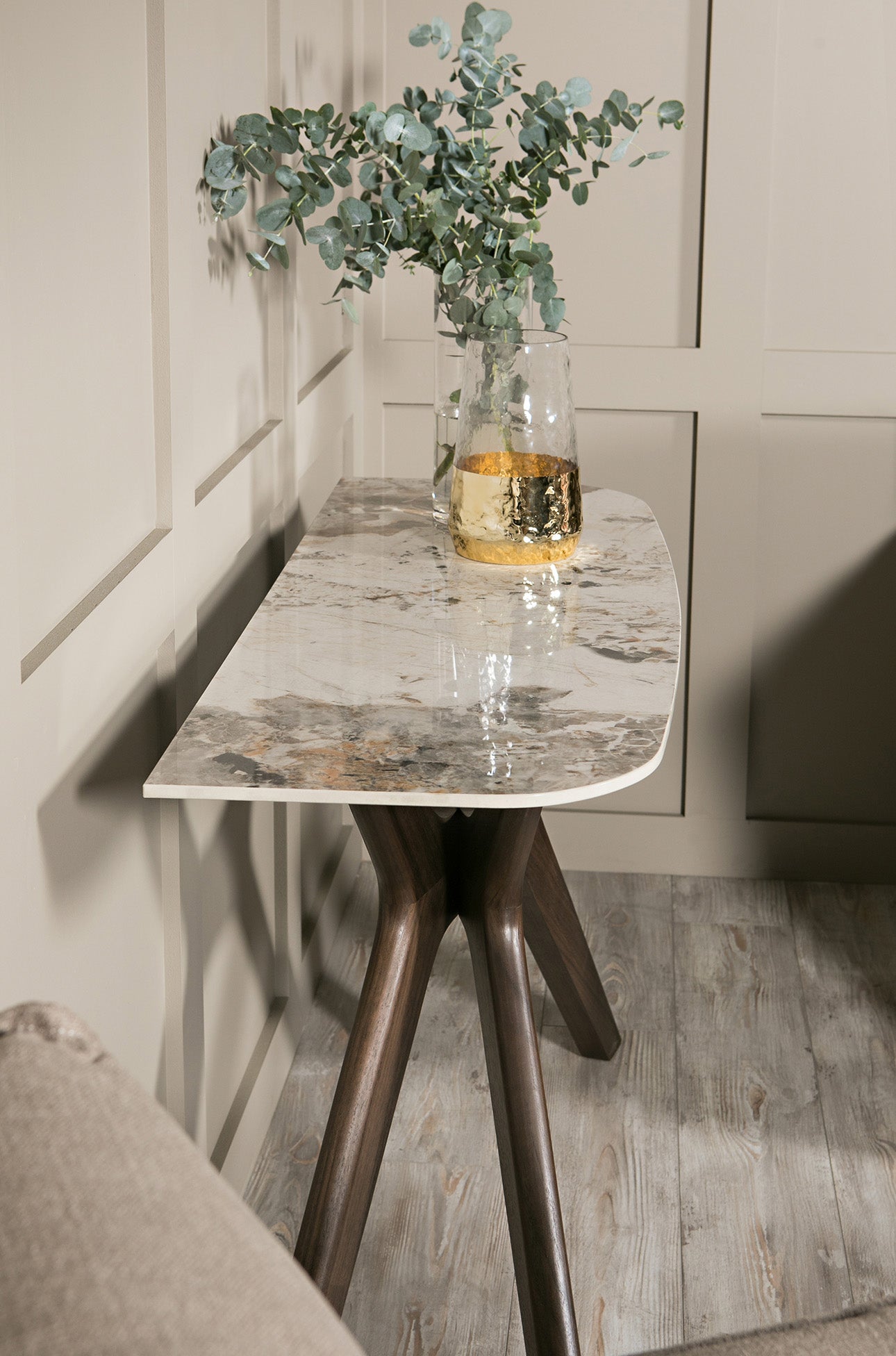 Arya Console Table