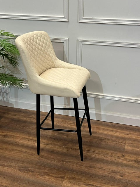 NEPTUNE BARSTOOL CREAM PU