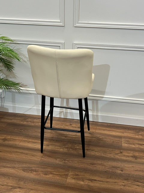 NEPTUNE BARSTOOL CREAM PU