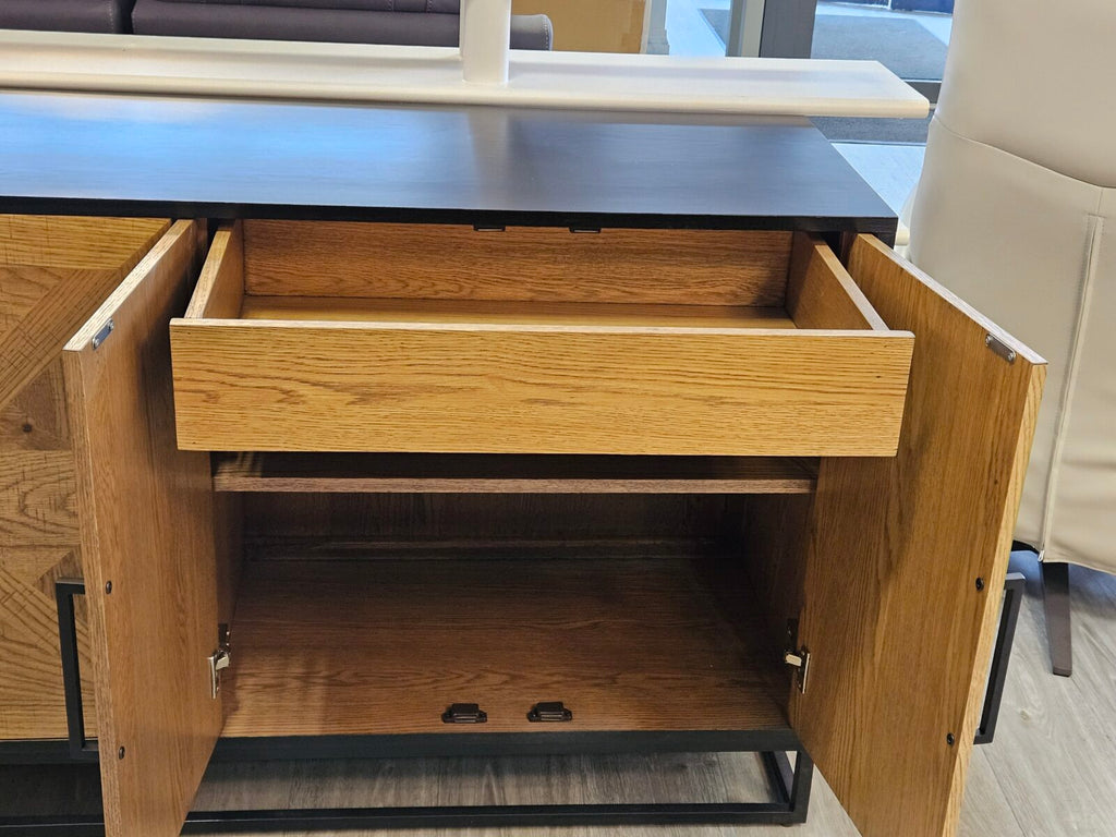 Windsor - 4 Door Sideboard