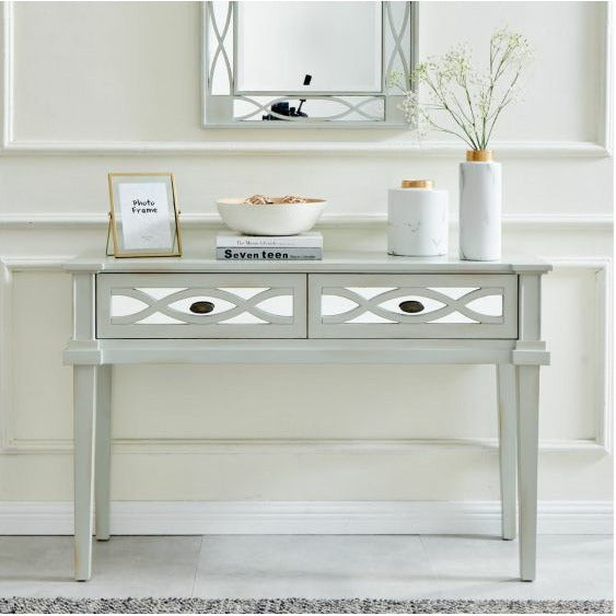 Maura Console