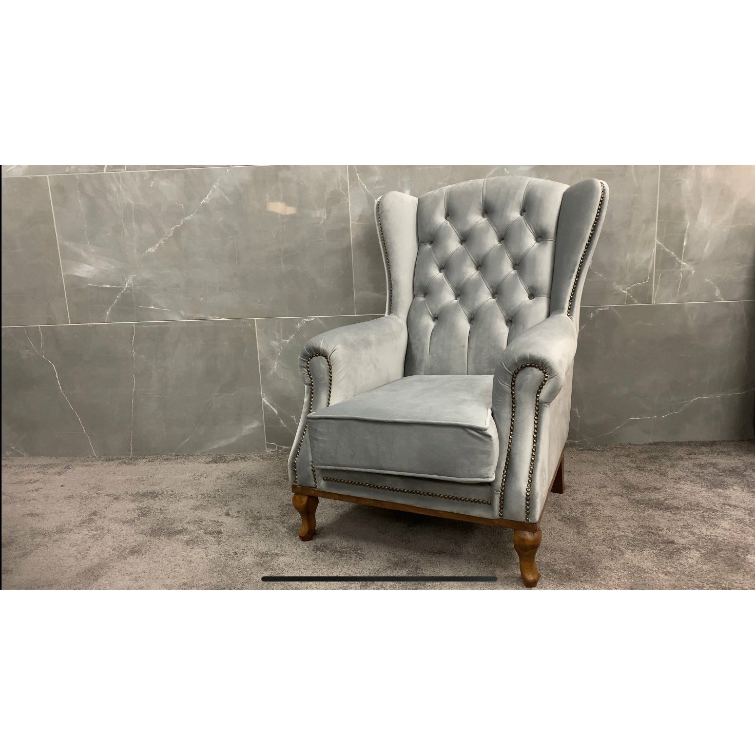 Queen Anne - Plush Grey