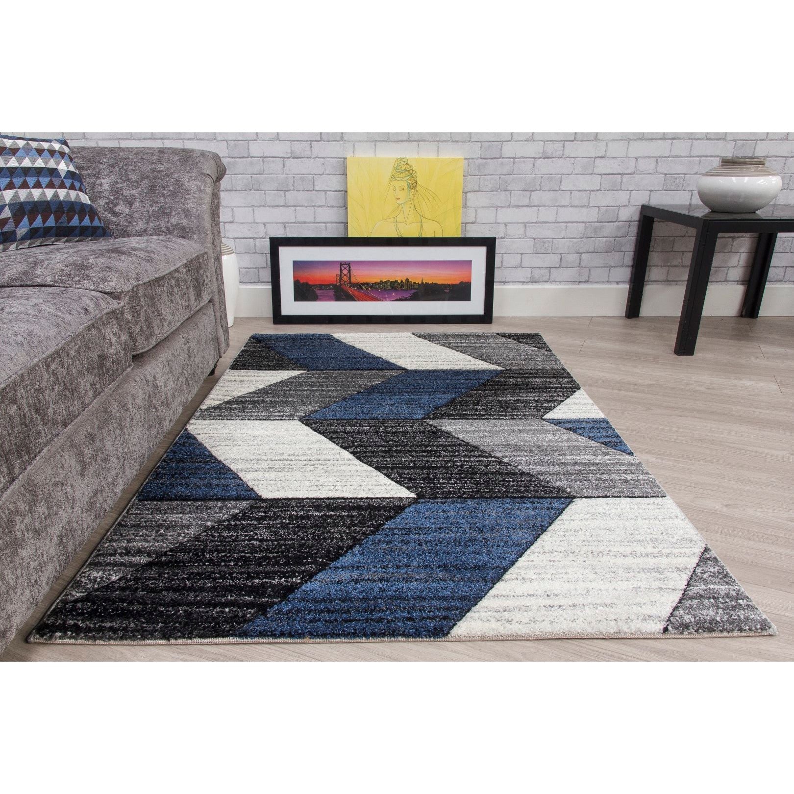 Impulse Chevron Rug - Navy
